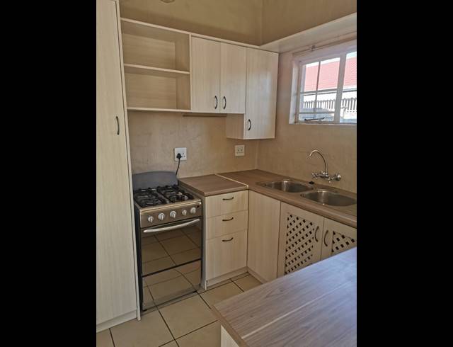 1 BEDROOM FLAT TO LET IN VAALPARK